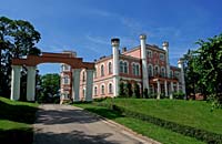 Birini palace and courtyard gate